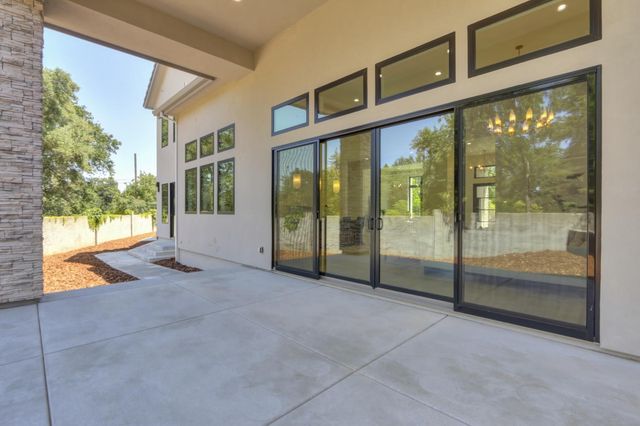 1360 Pars Oak Ln, Carmichael, CA 95608