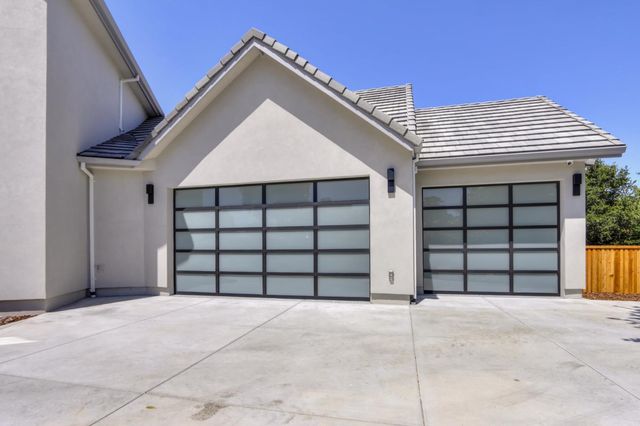 1360 Pars Oak Ln, Carmichael, CA 95608