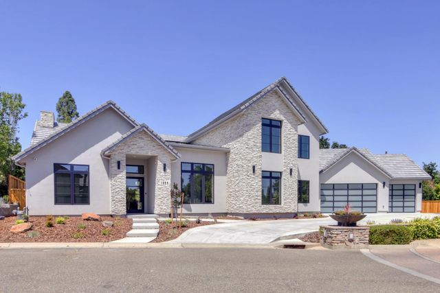 1360 Pars Oak Ln, Carmichael, CA 95608