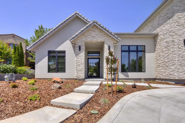 1360 Pars Oak Ln, Carmichael, CA 95608