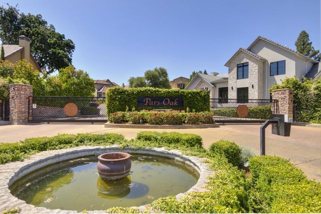 1360 Pars Oak Ln, Carmichael, CA 95608