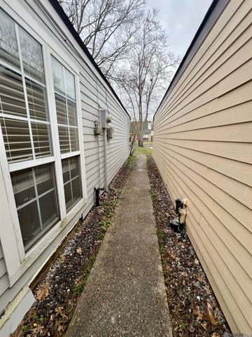 427 Highland Creek Pkwy, Baton Rouge, LA 70808