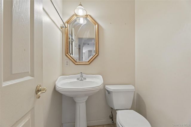 103 Alexander Court, Nanuet, NY 10954