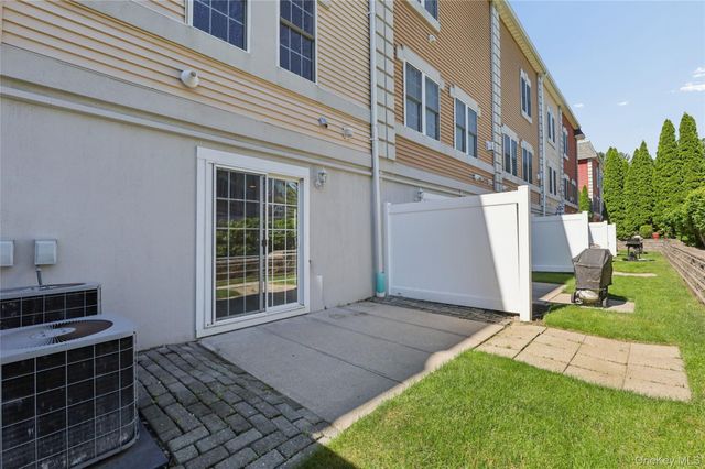 103 Alexander Court, Nanuet, NY 10954