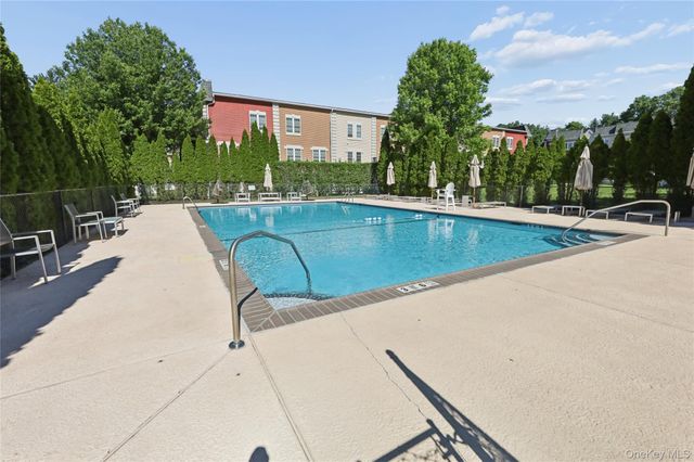 103 Alexander Court, Nanuet, NY 10954