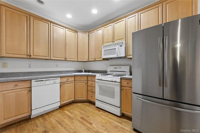 103 Alexander Court, Nanuet, NY 10954