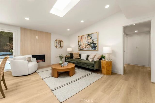 13817 Tobiasson Rd, Poway, CA 92604