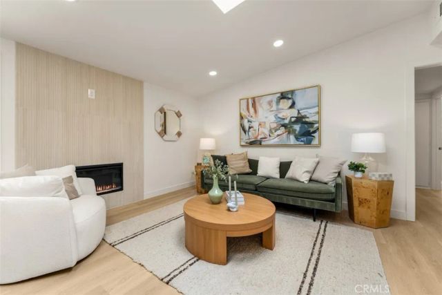 13817 Tobiasson Rd, Poway, CA 92604