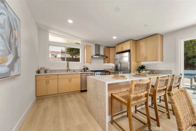13817 Tobiasson Rd, Poway, CA 92604