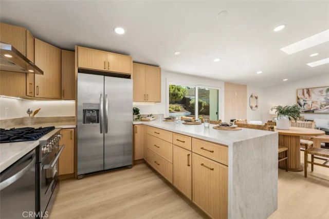 13817 Tobiasson Rd, Poway, CA 92604