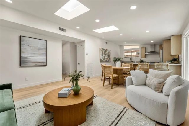 13817 Tobiasson Rd, Poway, CA 92604