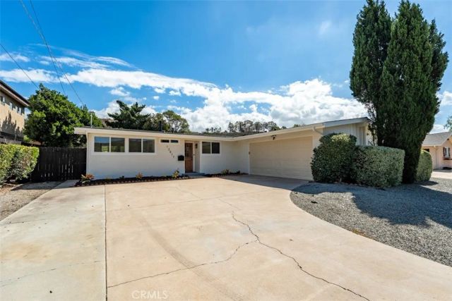 13817 Tobiasson Rd, Poway, CA 92604