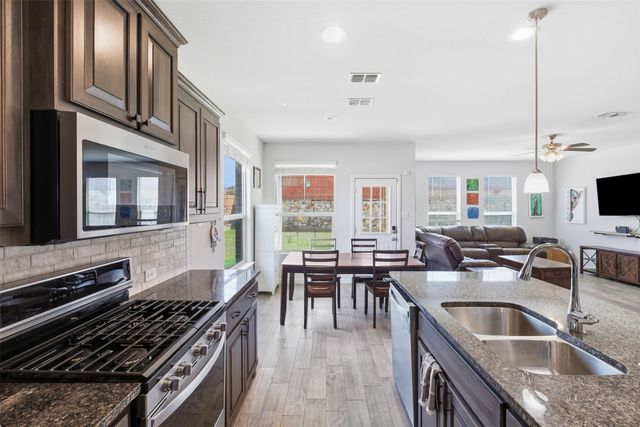 1101 Burlingame Drive, Cleburne, TX 76033