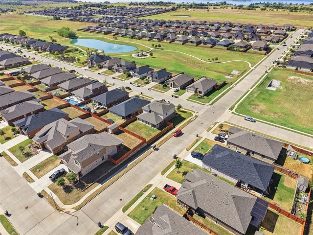 1101 Burlingame Drive, Cleburne, TX 76033