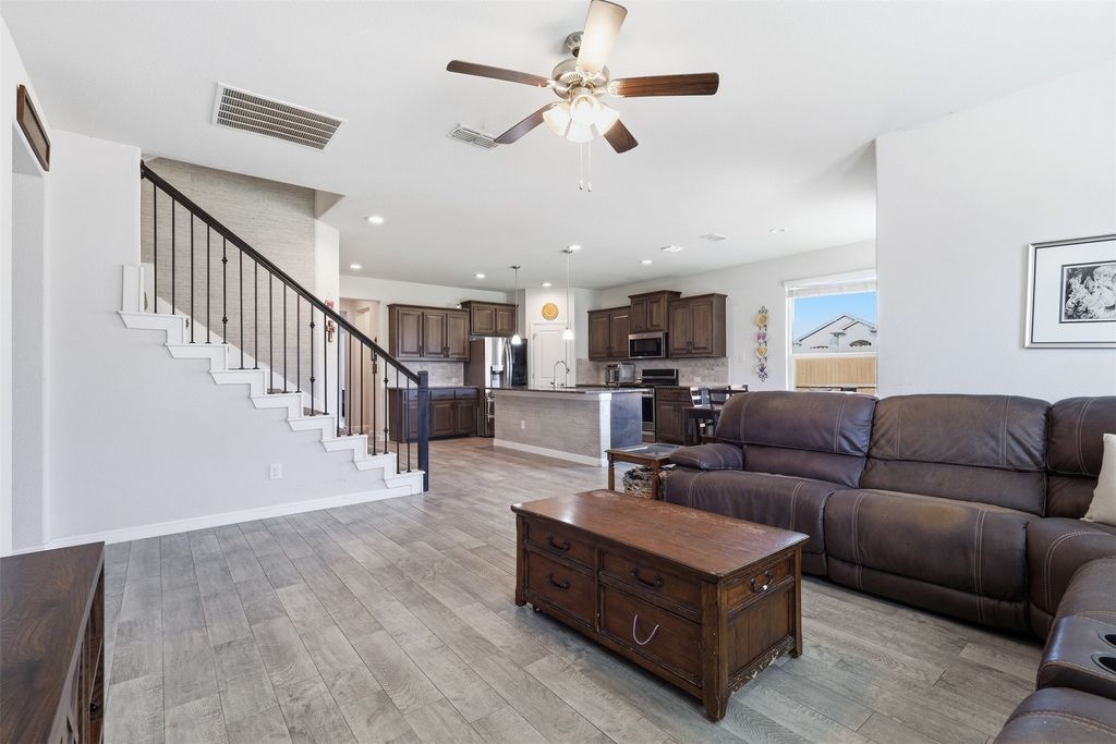 1101 Burlingame Drive, Cleburne, TX 76033 — photo 5