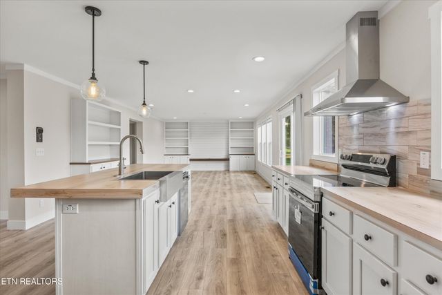 336 Greenbriar Rd, Sweetwater, TN 37874