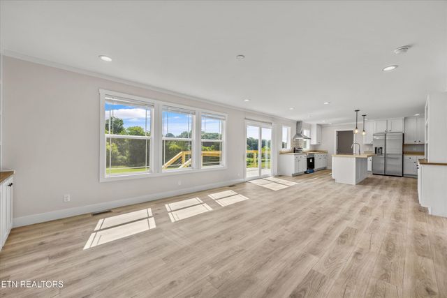 336 Greenbriar Rd, Sweetwater, TN 37874