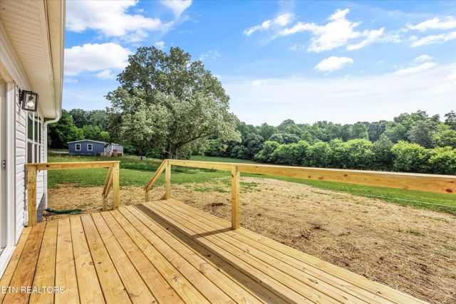 336 Greenbriar Rd, Sweetwater, TN 37874