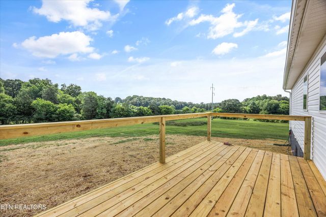336 Greenbriar Rd, Sweetwater, TN 37874