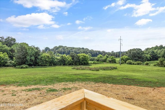 336 Greenbriar Rd, Sweetwater, TN 37874