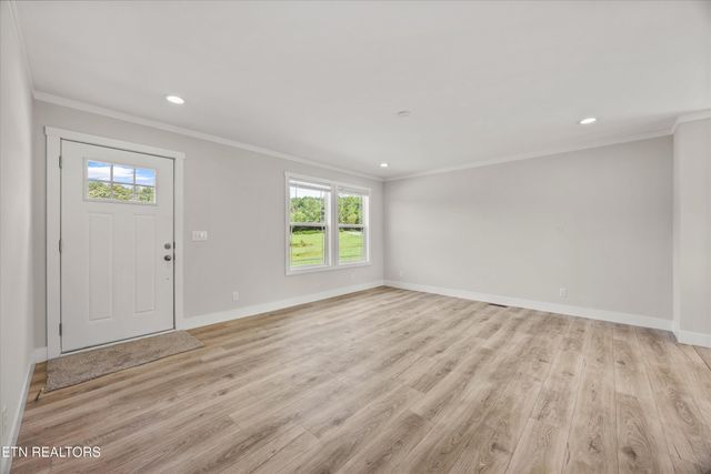 336 Greenbriar Rd, Sweetwater, TN 37874