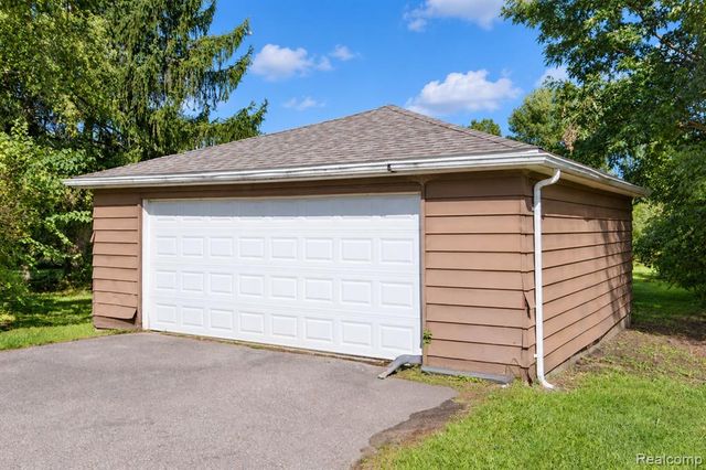 2432 W Farrand Road, Clio, MI 48420