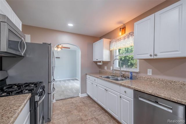 2432 W Farrand Road, Clio, MI 48420