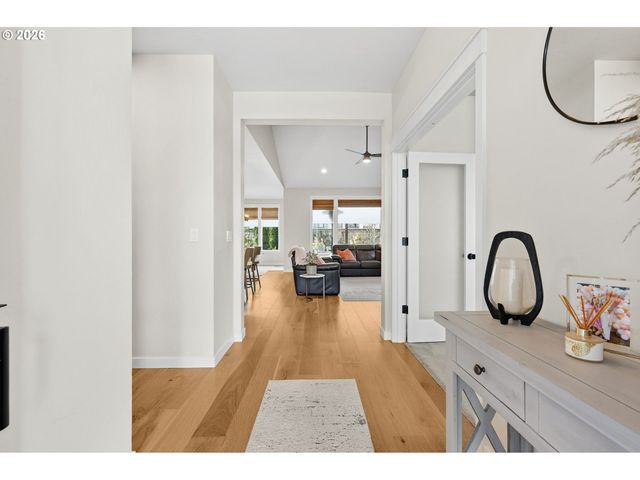 3824 SILETZ St, Eugene, OR 97408