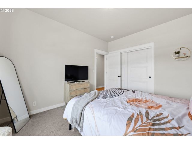 3824 SILETZ St, Eugene, OR 97408