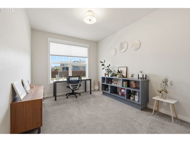 3824 SILETZ St, Eugene, OR 97408