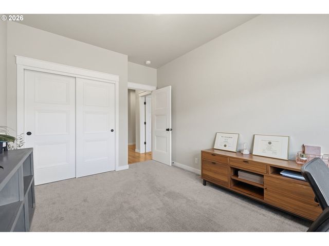 3824 SILETZ St, Eugene, OR 97408