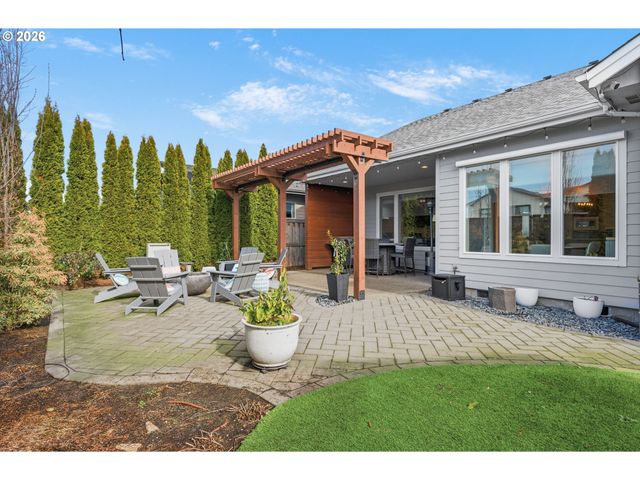 3824 SILETZ St, Eugene, OR 97408