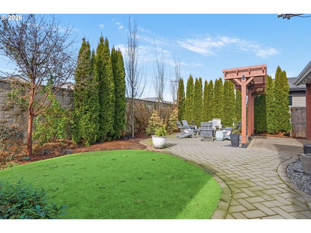 3824 SILETZ St, Eugene, OR 97408