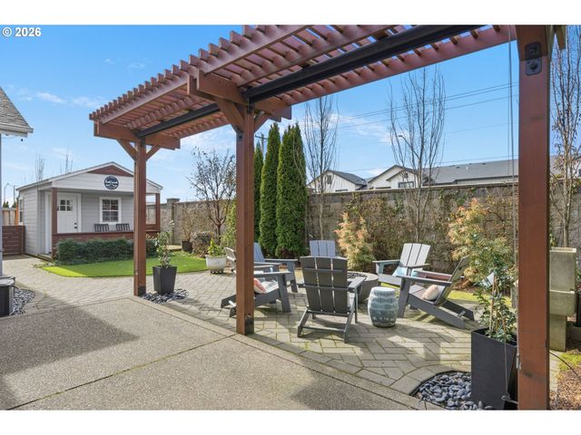 3824 SILETZ St, Eugene, OR 97408