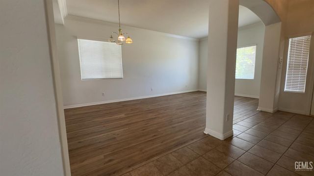 10820 Eagle Vista Drive, Bakersfield, CA 93311
