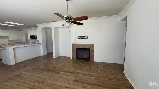10820 Eagle Vista Drive, Bakersfield, CA 93311