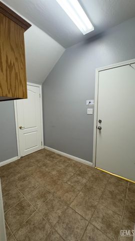 10820 Eagle Vista Drive, Bakersfield, CA 93311