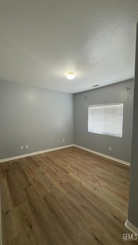 10820 Eagle Vista Drive, Bakersfield, CA 93311