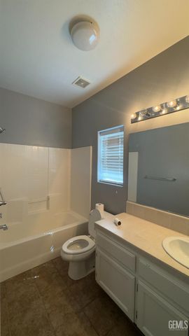 10820 Eagle Vista Drive, Bakersfield, CA 93311