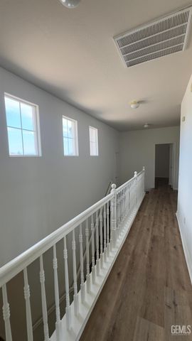10820 Eagle Vista Drive, Bakersfield, CA 93311