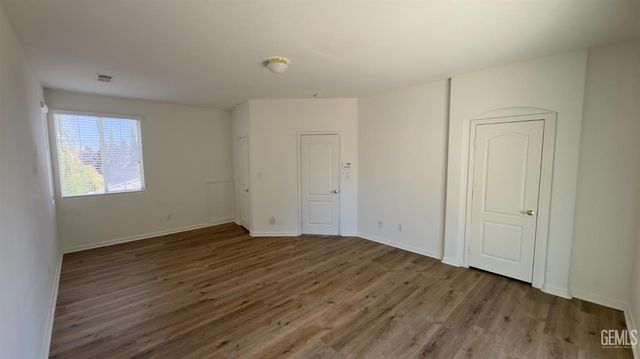 10820 Eagle Vista Drive, Bakersfield, CA 93311