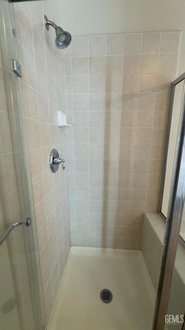 10820 Eagle Vista Drive, Bakersfield, CA 93311