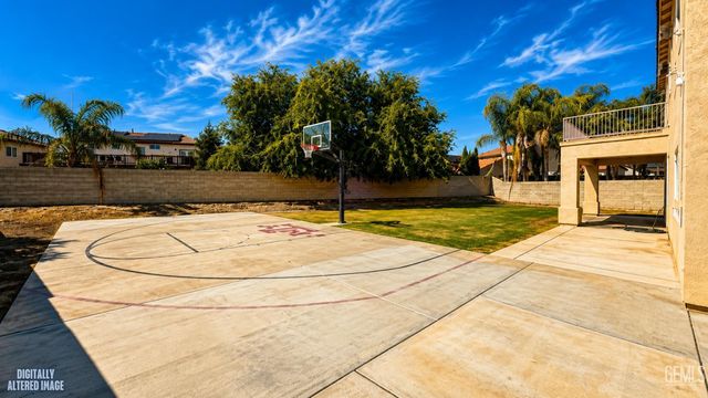 10820 Eagle Vista Drive, Bakersfield, CA 93311