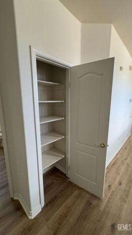 10820 Eagle Vista Drive, Bakersfield, CA 93311