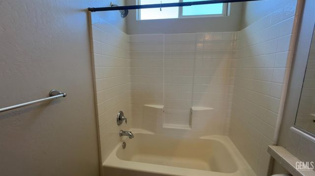 10820 Eagle Vista Drive, Bakersfield, CA 93311