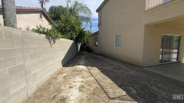 10820 Eagle Vista Drive, Bakersfield, CA 93311