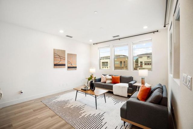 5720 Greige Circle G, Dublin, CA 94568