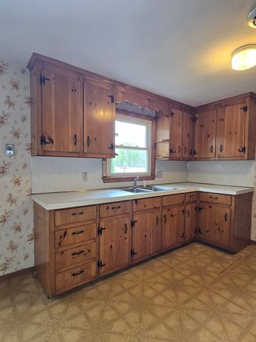 95 Herrman Street, West Springfield, MA 01089