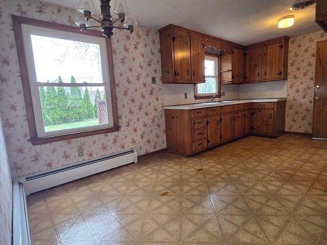 95 Herrman Street, West Springfield, MA 01089