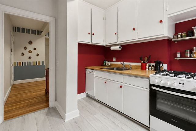 97 Strathmore Rd 2, Boston, MA 02135